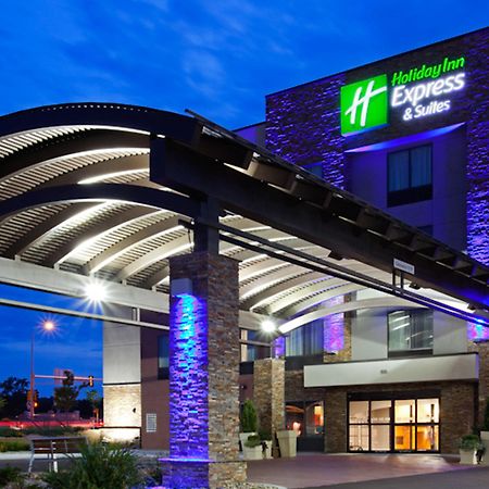 Holiday Inn Express And Suites Rochester West-Medical Center By Ihg Exteriör bild