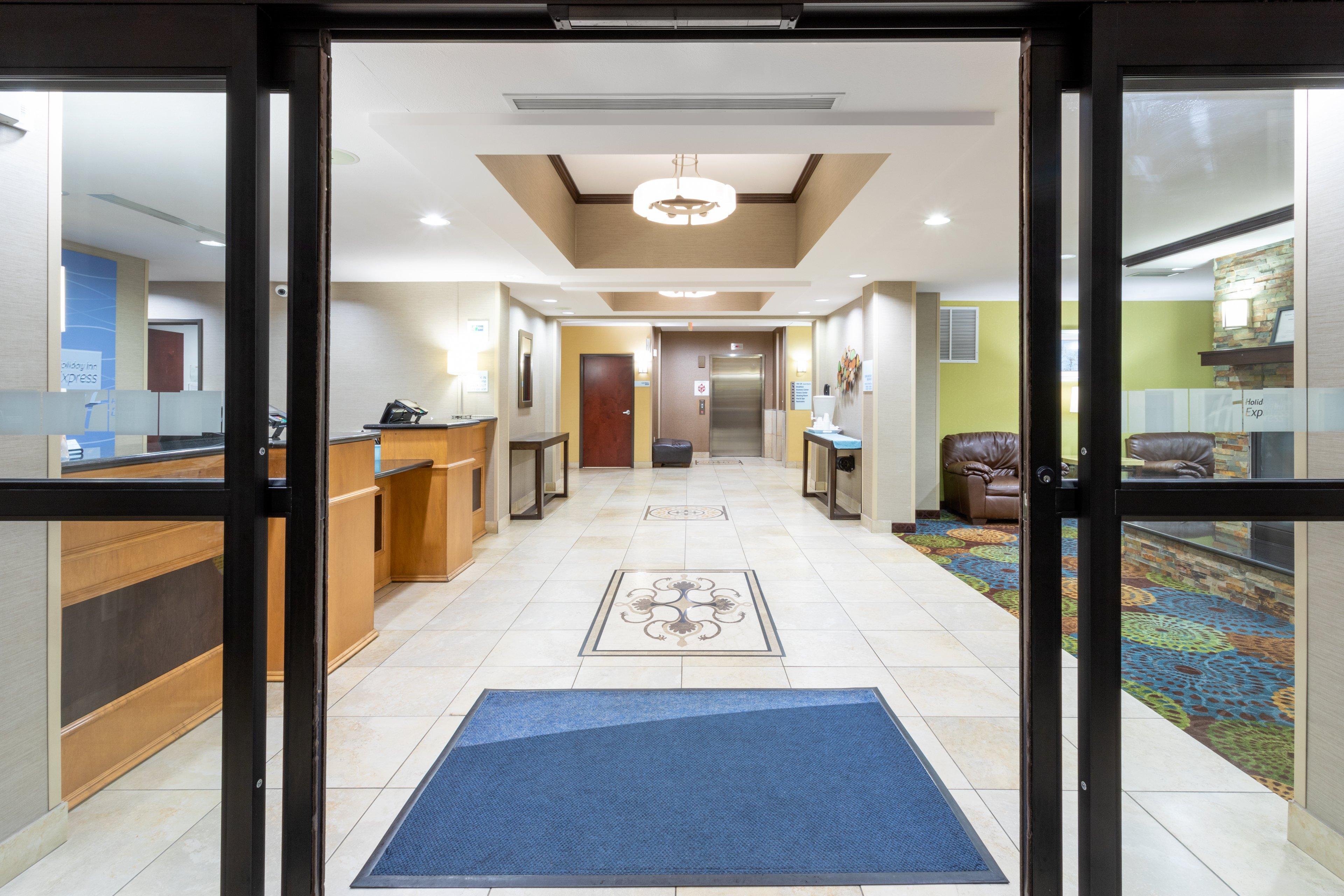Holiday Inn Express And Suites Rochester West-Medical Center By Ihg Exteriör bild