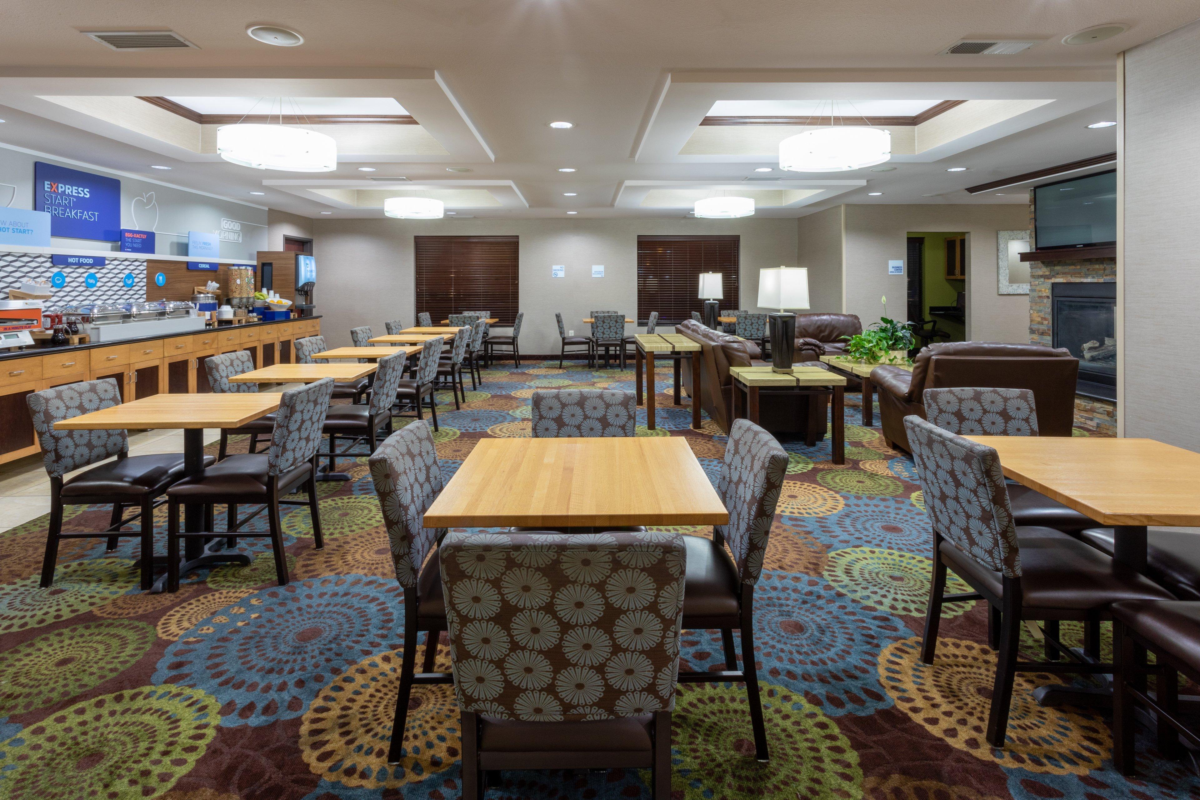 Holiday Inn Express And Suites Rochester West-Medical Center By Ihg Exteriör bild