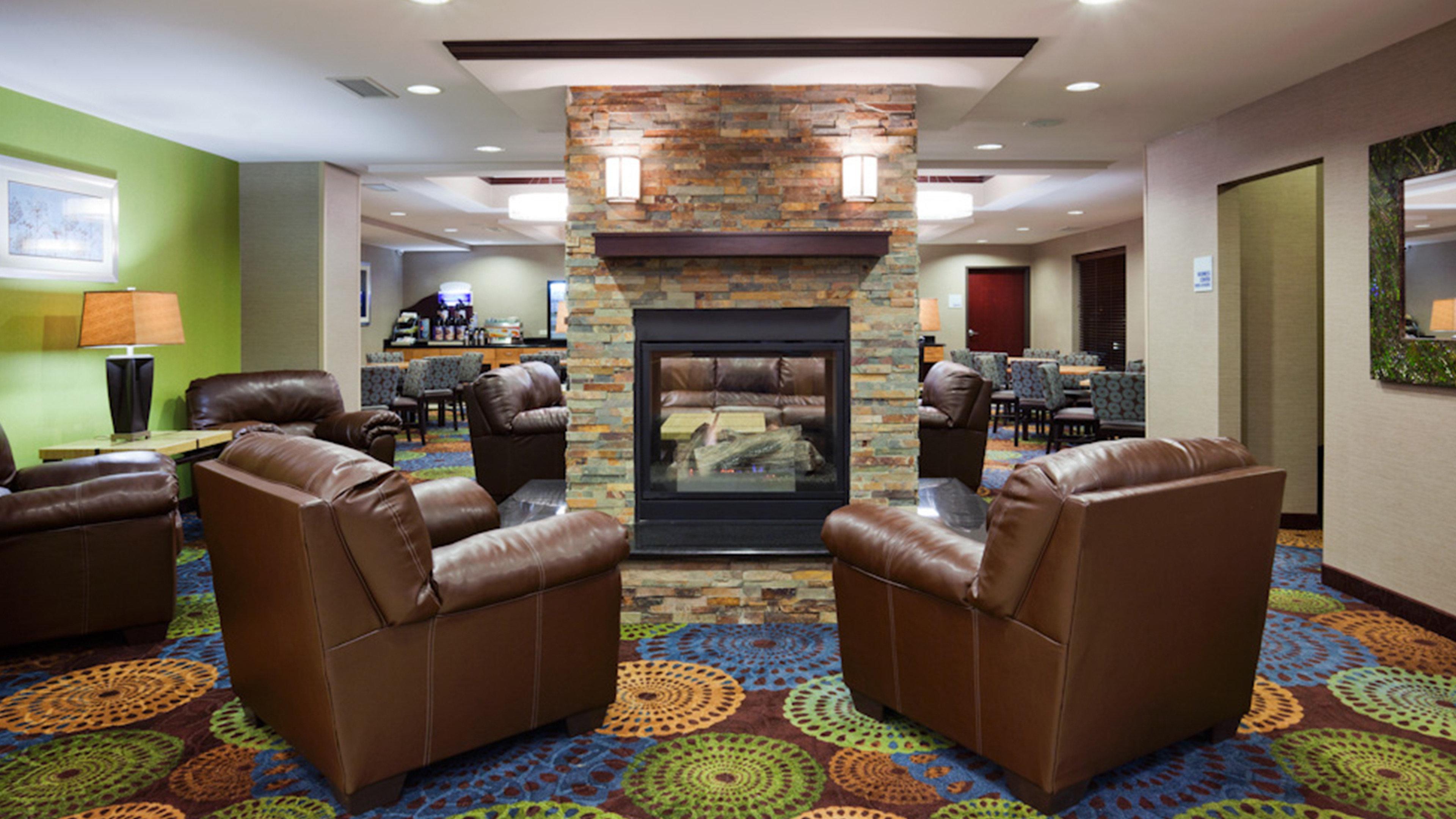 Holiday Inn Express And Suites Rochester West-Medical Center By Ihg Exteriör bild