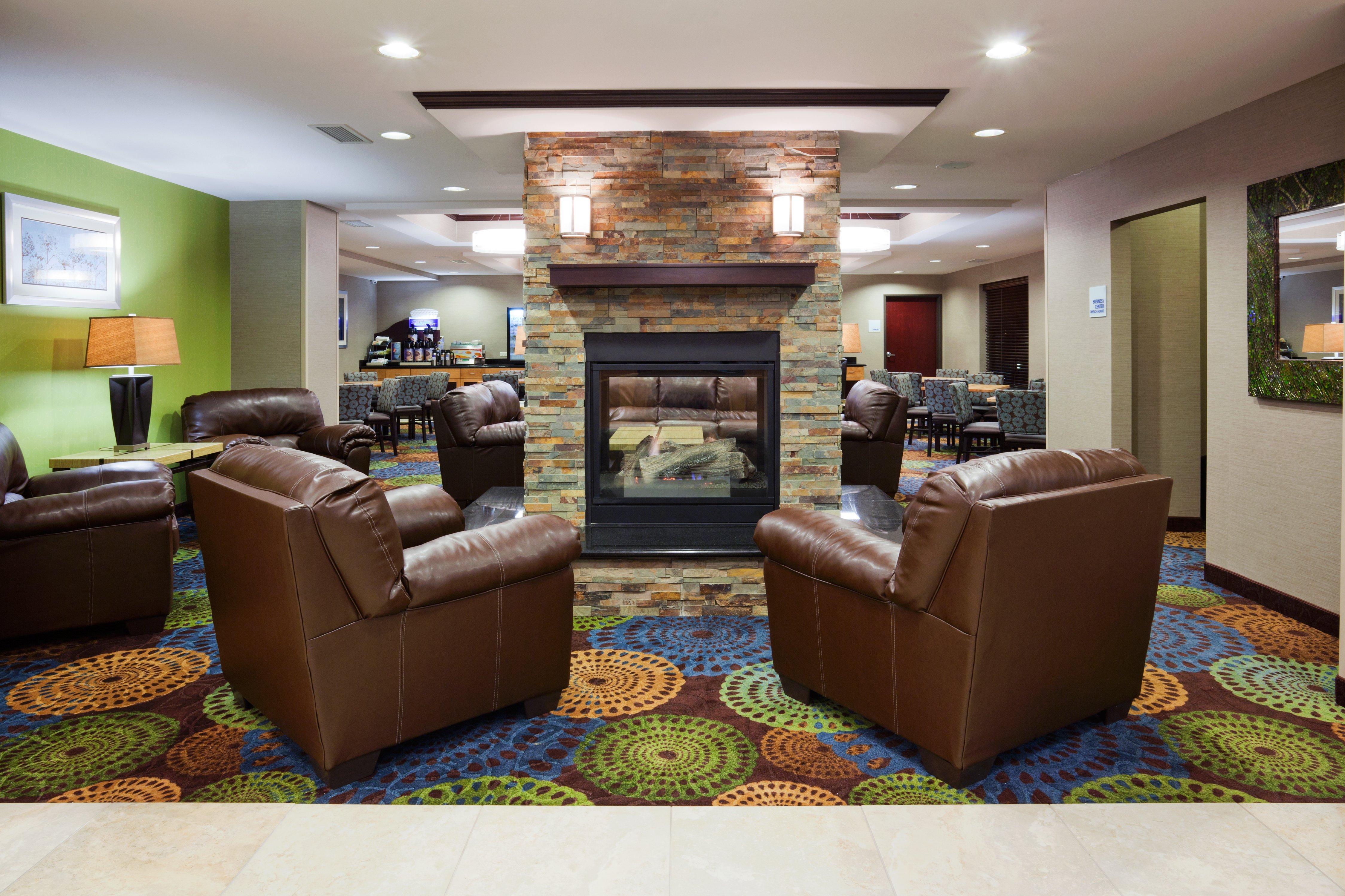 Holiday Inn Express And Suites Rochester West-Medical Center By Ihg Exteriör bild